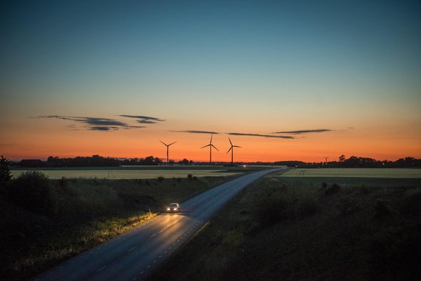 Comment se former et se professionnaliser dans le secteur de l'énergie renouvelable en France?